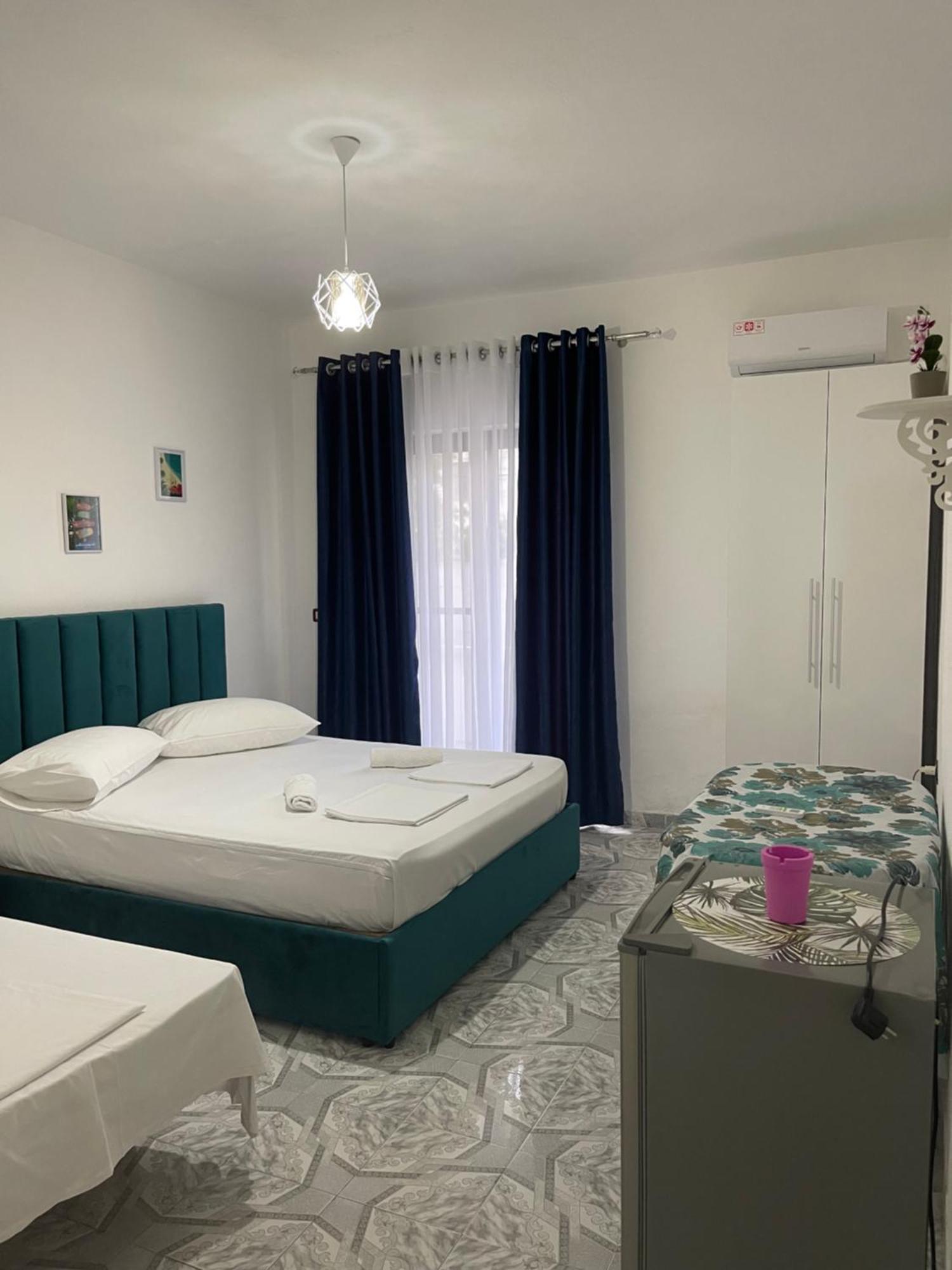 Mabel Rooms Дуррес Екстер'єр фото