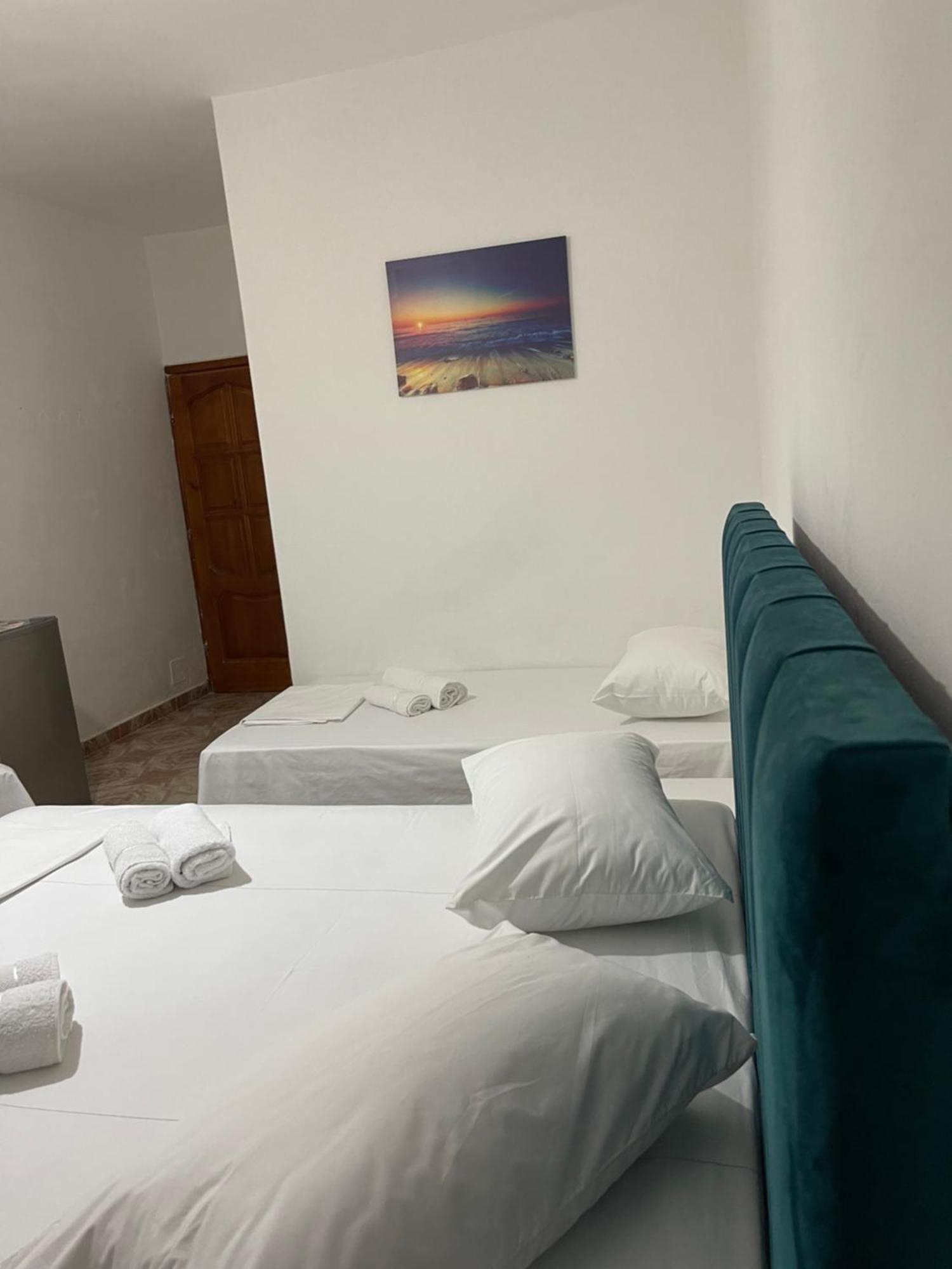 Mabel Rooms Дуррес Екстер'єр фото