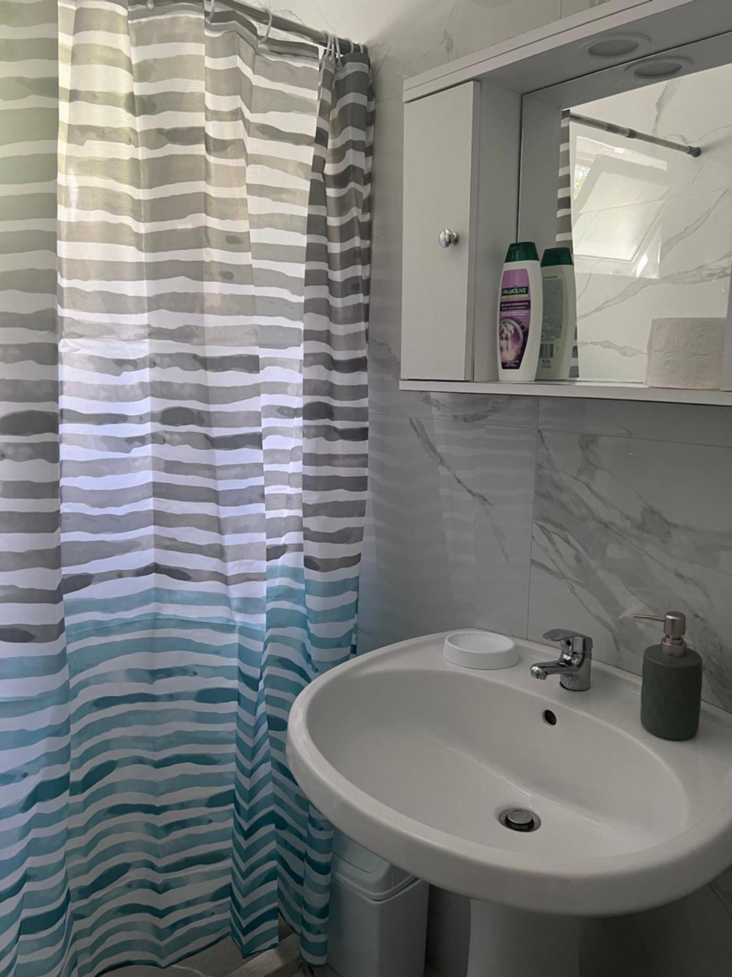 Mabel Rooms Дуррес Екстер'єр фото