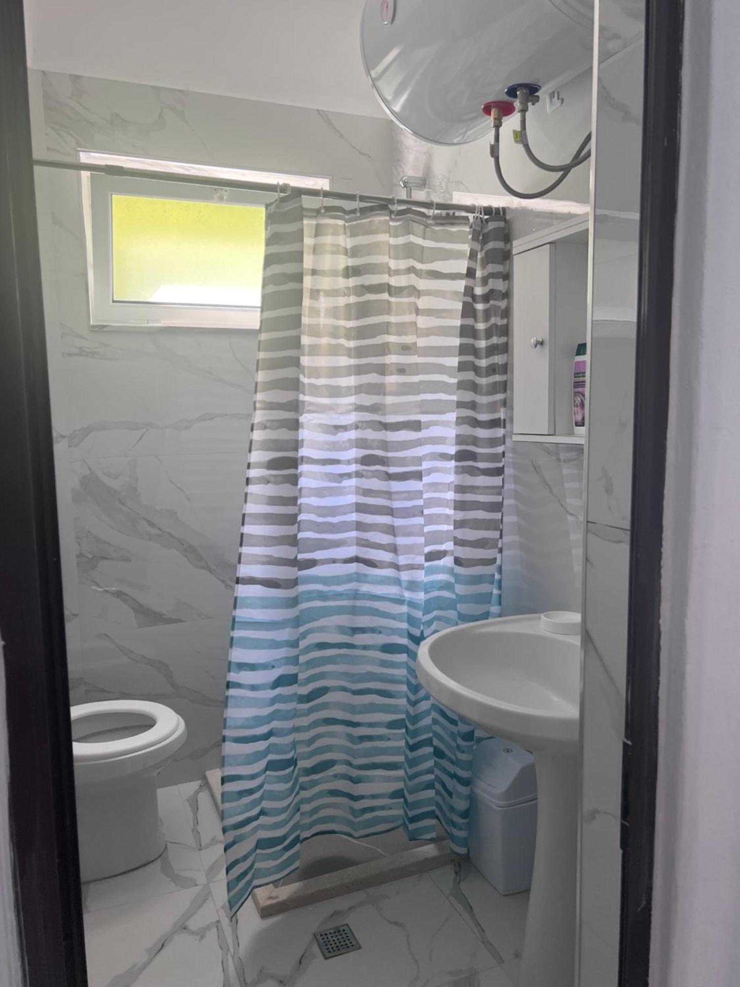 Mabel Rooms Дуррес Екстер'єр фото