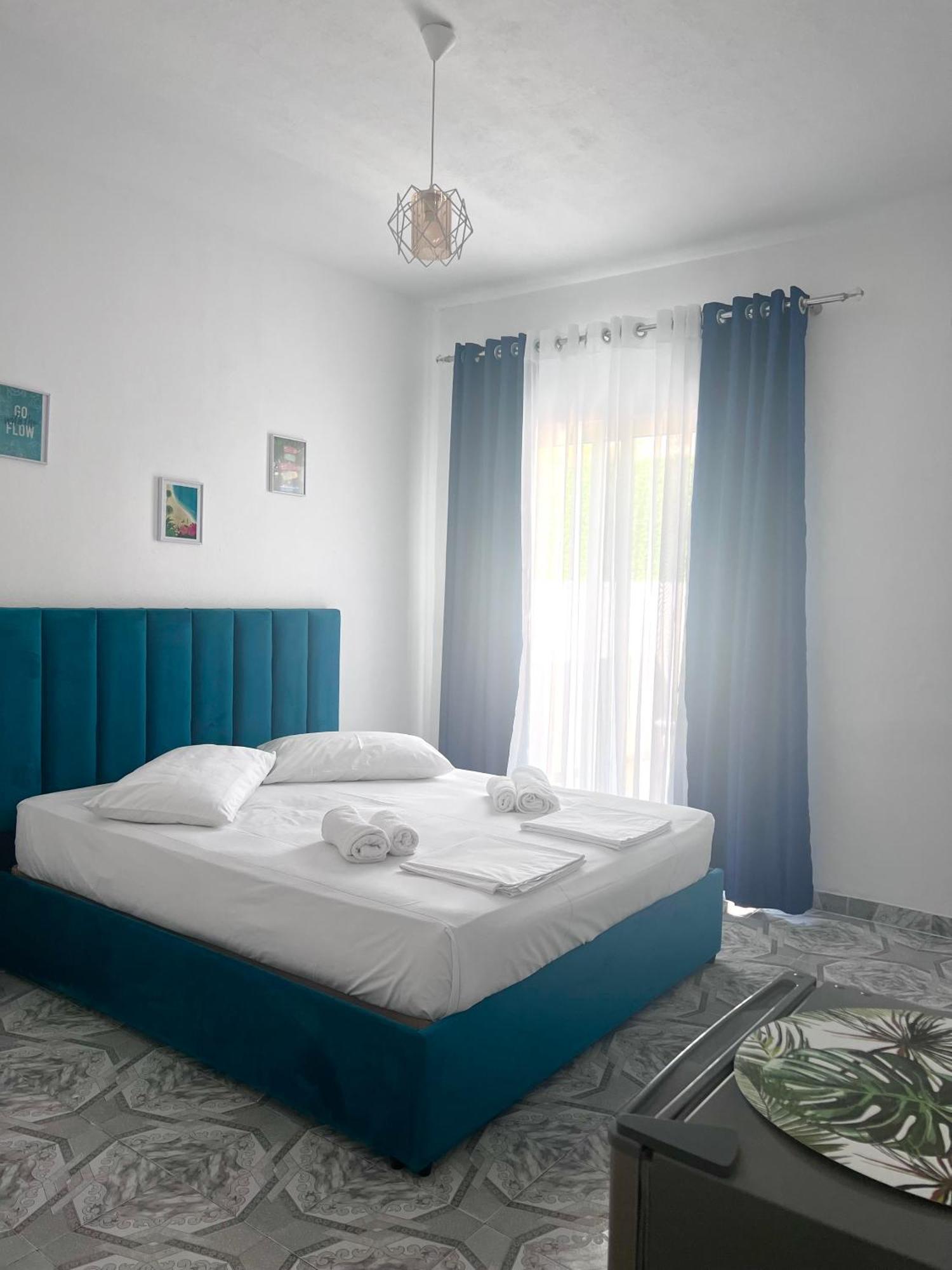 Mabel Rooms Дуррес Екстер'єр фото