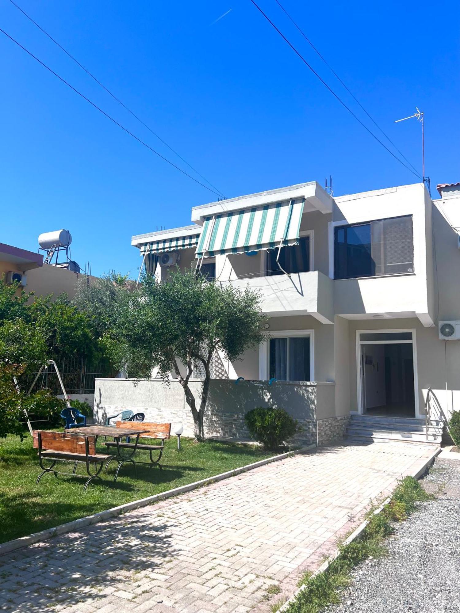 Mabel Rooms Дуррес Екстер'єр фото